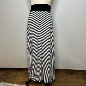 Karen By Karen Kane Herringbone Maxi Skirt NWOT
